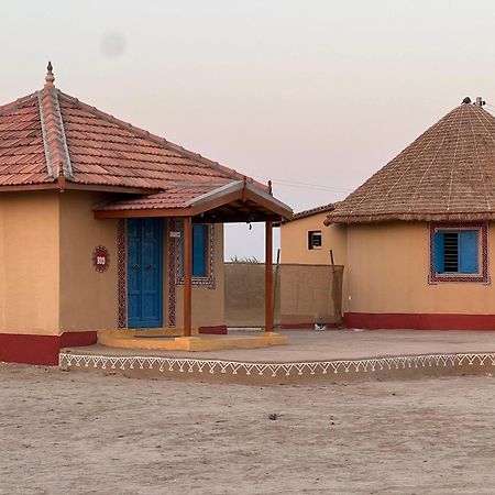 Rann Hellaro Homestay ブジ エクステリア 写真