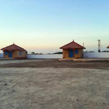 Rann Hellaro Homestay ブジ エクステリア 写真