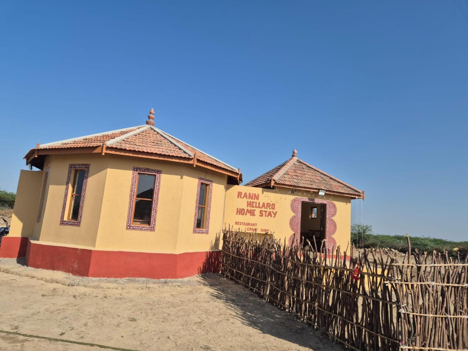 Rann Hellaro Homestay ブジ エクステリア 写真