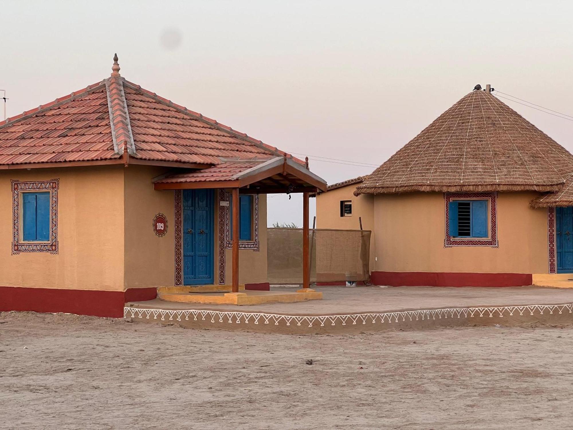 Rann Hellaro Homestay ブジ エクステリア 写真