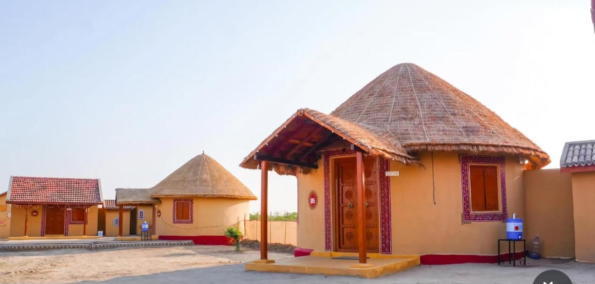 Rann Hellaro Homestay ブジ エクステリア 写真